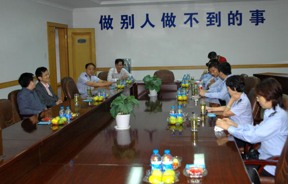 溧阳市地税局来新宝GG集团开展纳税人之家“交流体验日”活动