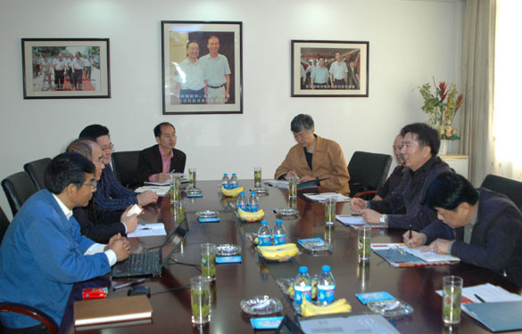 江苏省经济和信息化委员会党组副书记、副主任俞军来新宝GG调研