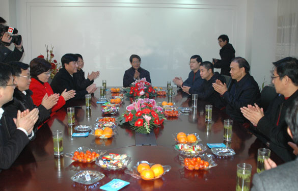 溧阳市委书记韩立明、市长盛建良一行来新宝GG集团走访慰问