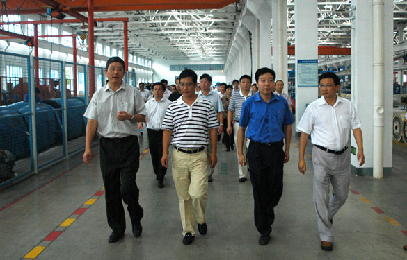 安徽省潜山县党政代表团一行百余人来新宝GG集团旅行考察