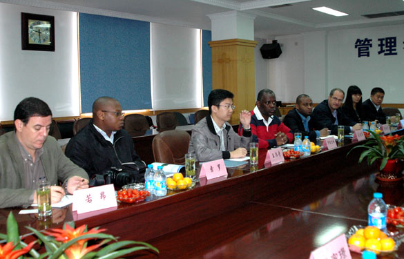 安哥拉国家旅游生长中心考察团来新宝GG集团旅行考察