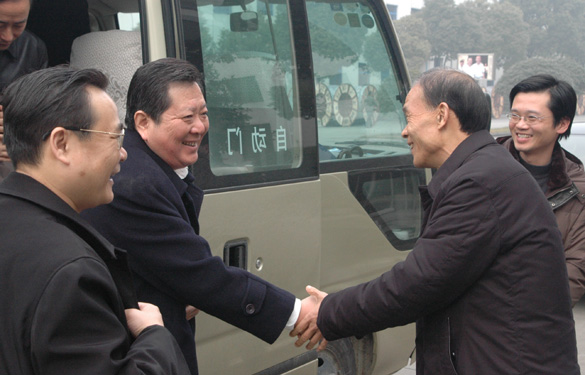 中国浦东干部学院副院长王金定一行来新宝GG旅行考察