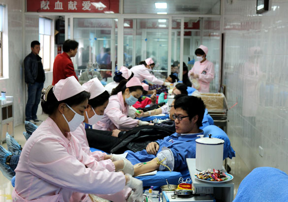 新宝GG集团组织员工无偿献血“为雅安祈福”