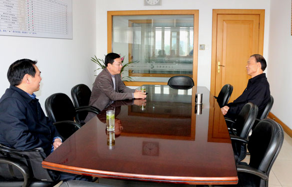 溧阳市人民审查院审查长周常春来新宝GG集团走访