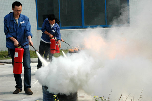 新宝GG举行消防知识培训和模拟演练