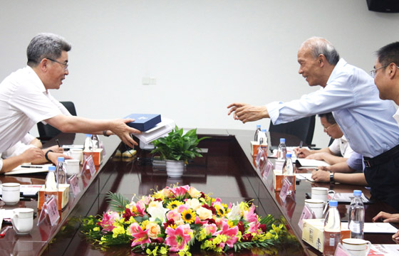 常州市委常委、常务副市长梁一波一行来新宝GG电缆调研